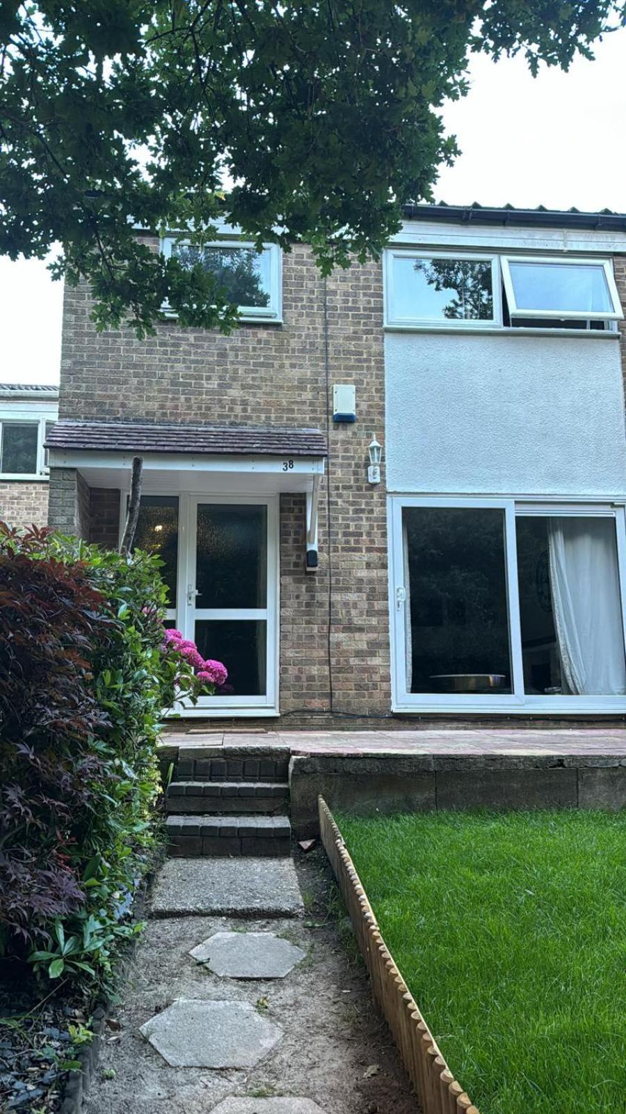 Double Room In Crawley,Gatwick,West Sussex Ifield Exteriér fotografie