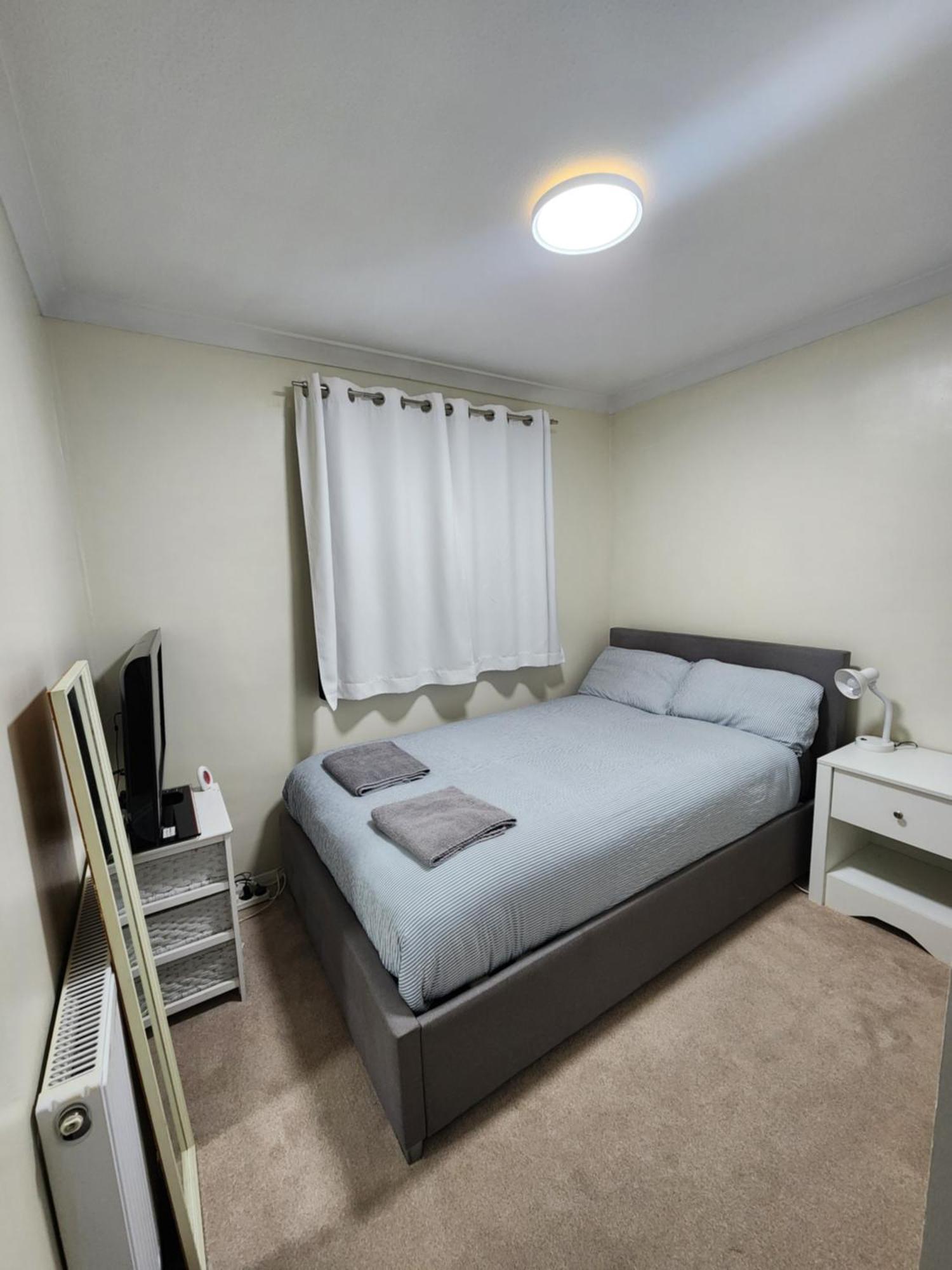 Double Room In Crawley,Gatwick,West Sussex Ifield Exteriér fotografie
